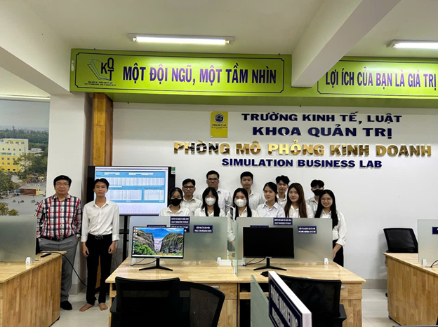 Sinh viên khoa QTKD trường Đại Học Trà Vinh tiếp cận vERP4U